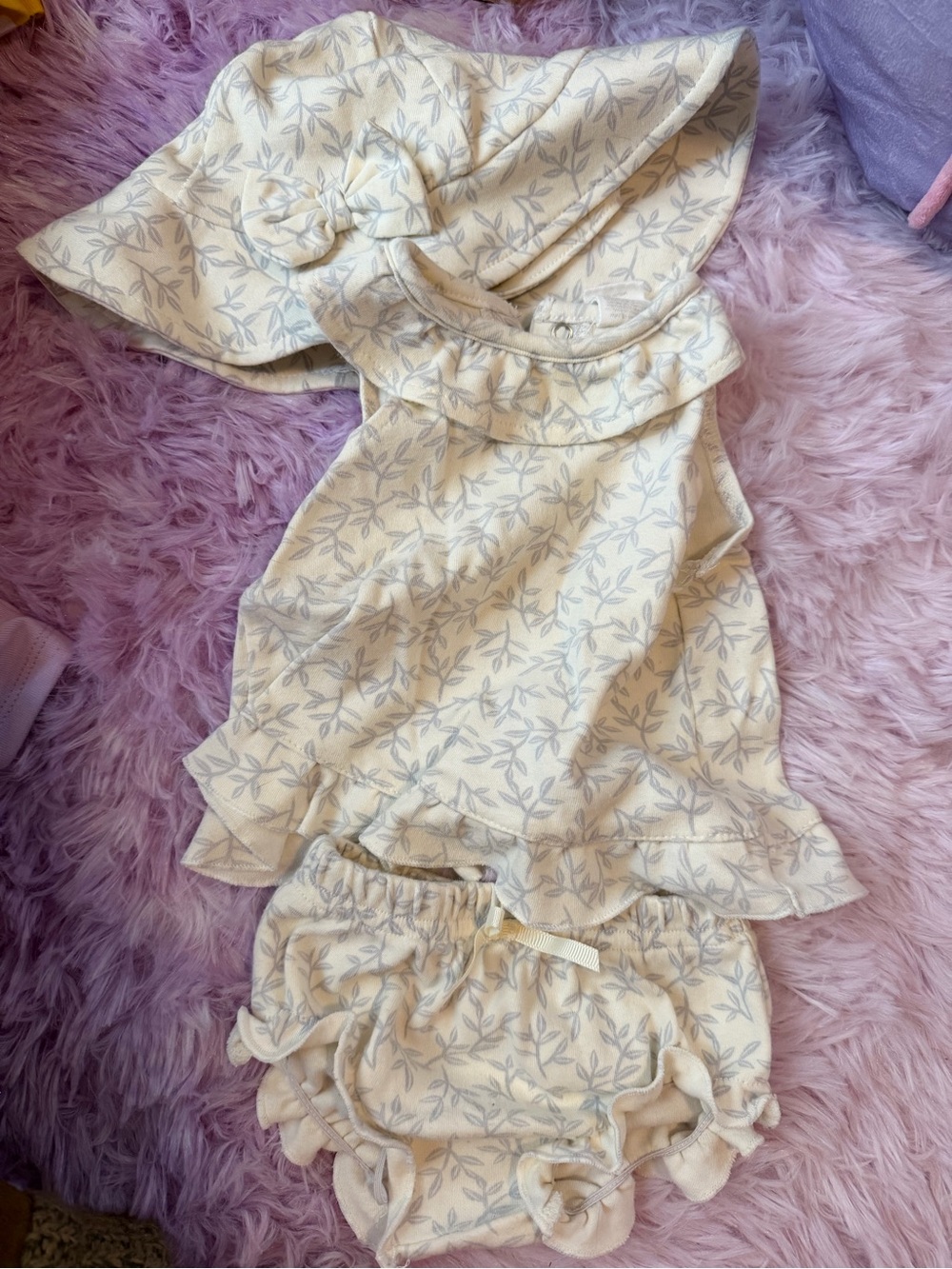 Starting Out Cream and Light Gray Floral Baby Matching Set with Hat
